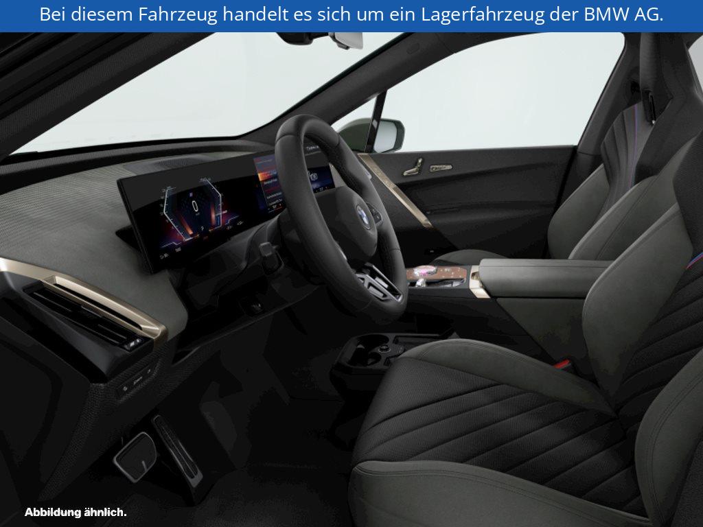 Fahrzeugabbildung BMW iX xDrive60