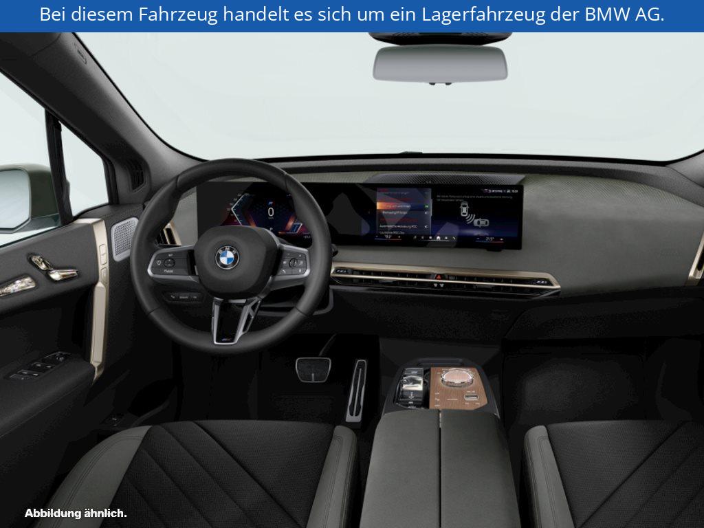 Fahrzeugabbildung BMW iX xDrive60