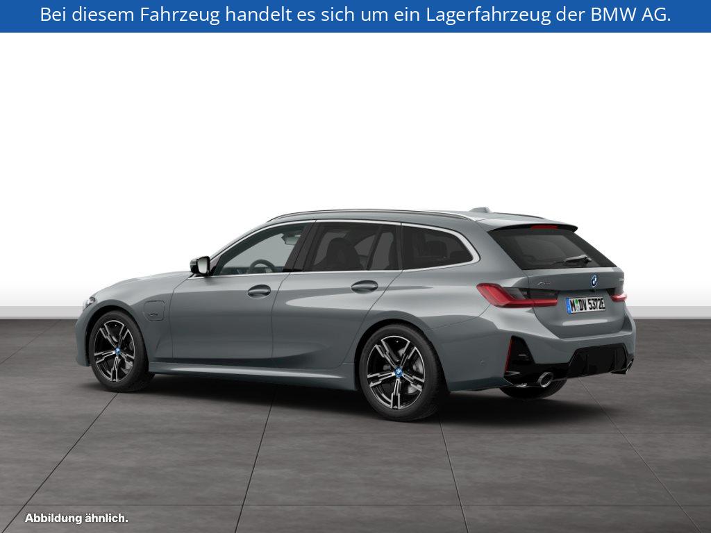 Fahrzeugabbildung BMW 330e xDrive Touring