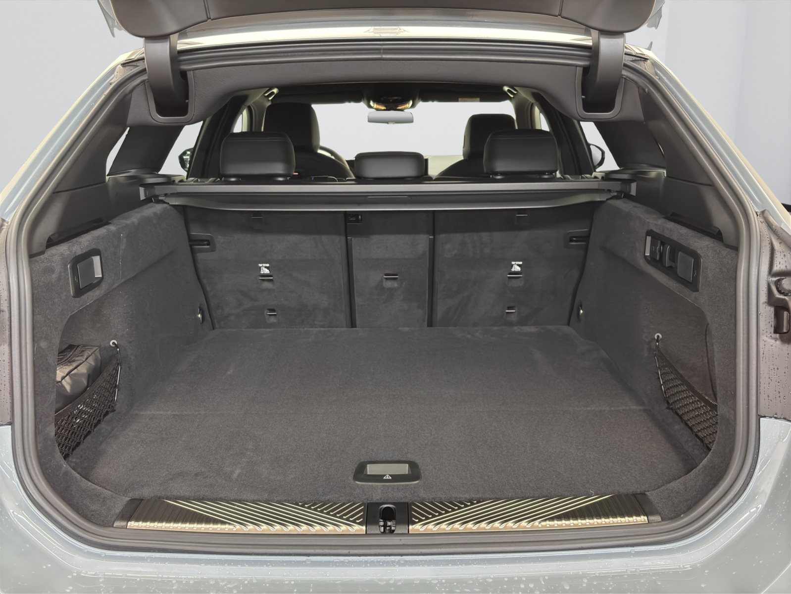 Fahrzeugabbildung BMW 520d xDrive Touring [M Sport Pro, HUD, AHK, ACC, h&k Sound]