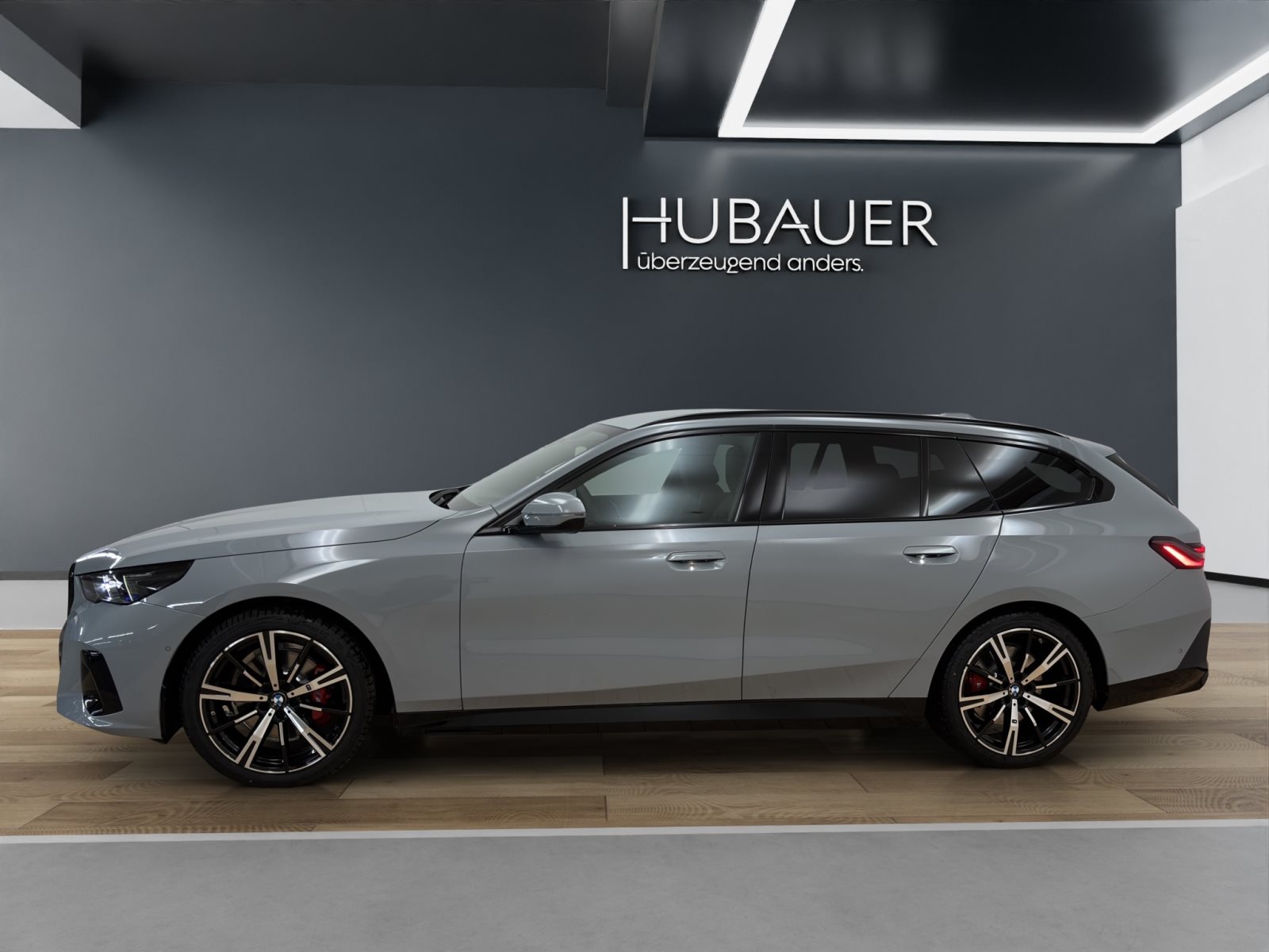 Fahrzeugabbildung BMW 520d xDrive Touring [M Sport Pro, HUD, AHK, ACC, h&k Sound]