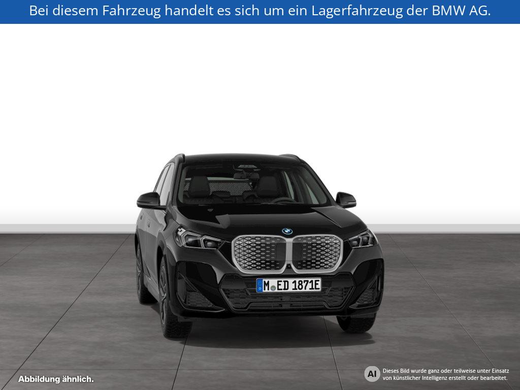 Fahrzeugabbildung BMW iX1 xDrive30