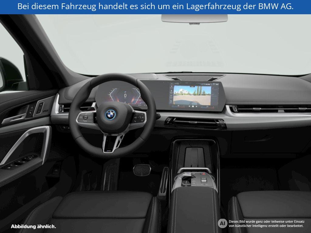 Fahrzeugabbildung BMW iX1 xDrive30