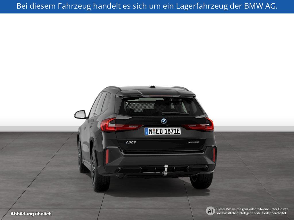 Fahrzeugabbildung BMW iX1 xDrive30