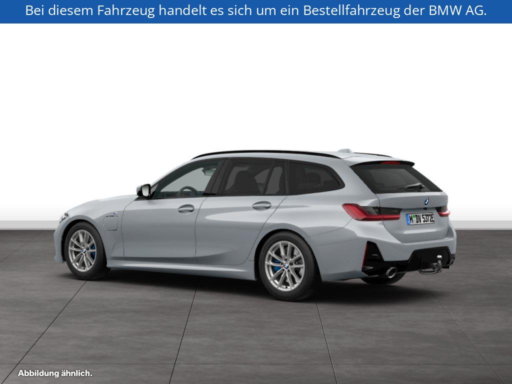 Fahrzeugabbildung BMW 330e Touring