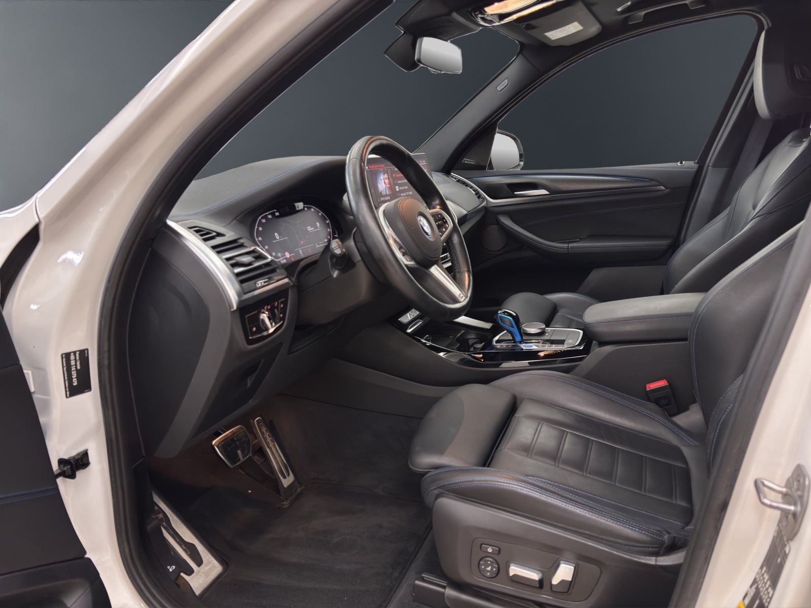 Fahrzeugabbildung BMW iX3 [Impressive, M Sport, HUD, AHK, HK Sound]