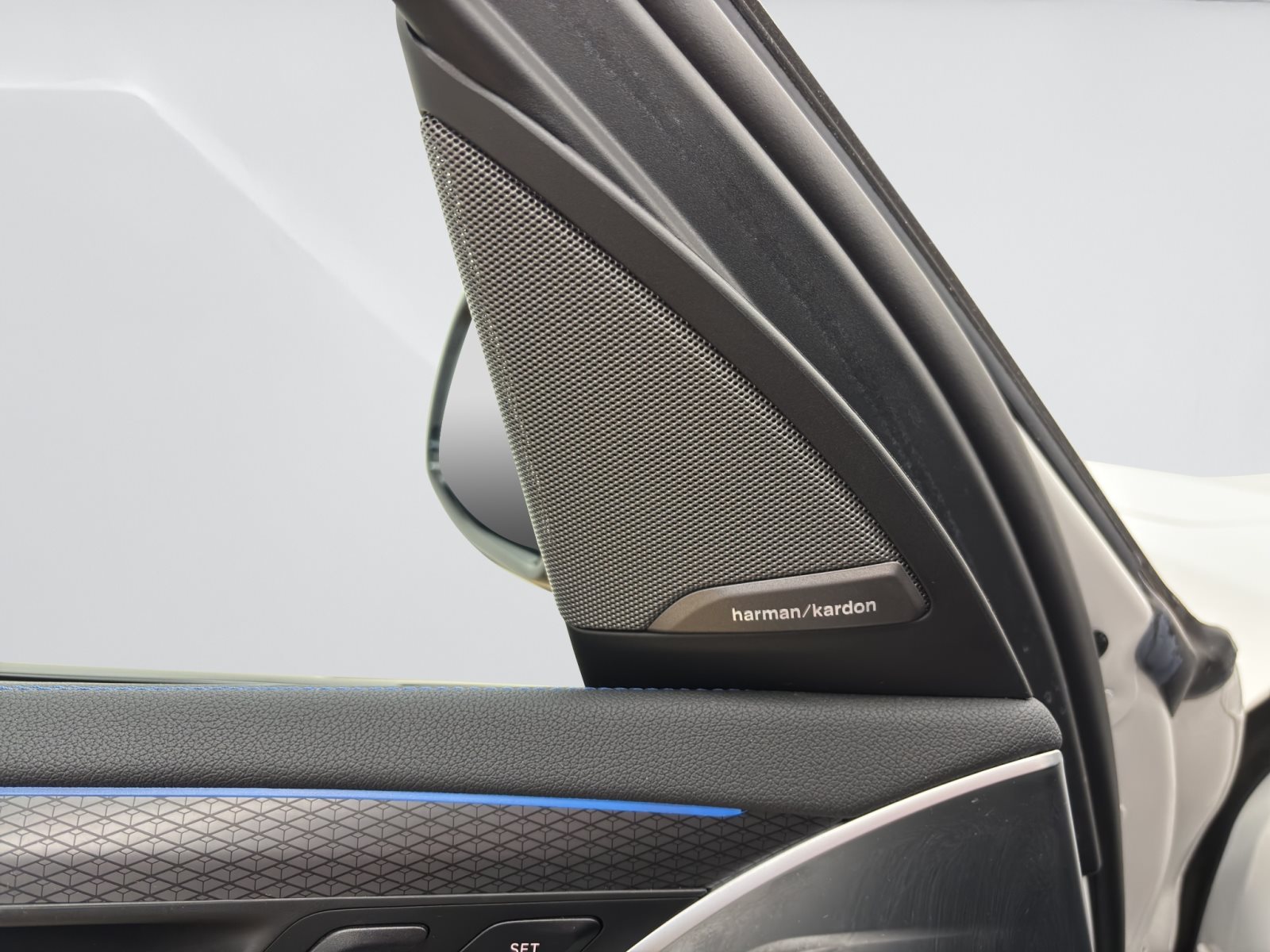 Fahrzeugabbildung BMW iX3 [Impressive, M Sport, HUD, AHK, HK Sound]