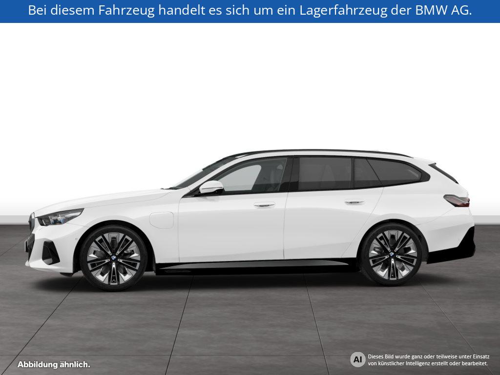 Fahrzeugabbildung BMW 550e xDrive Touring