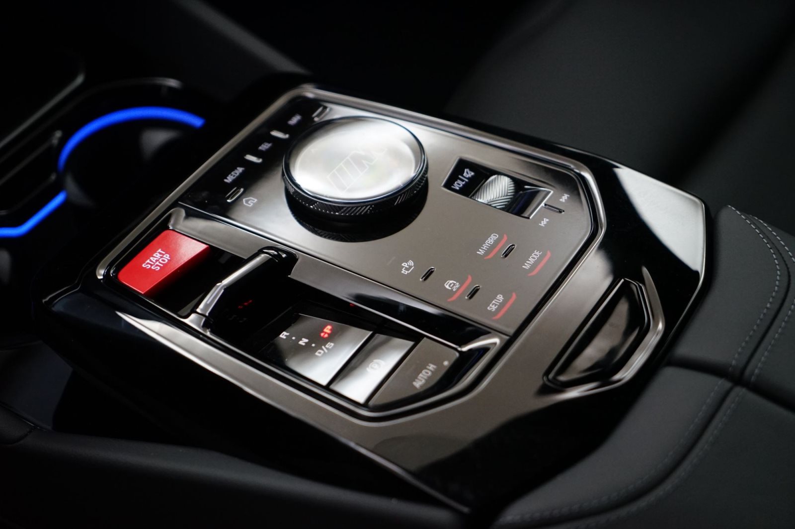 Fahrzeugabbildung BMW M5 Touring [Ultimate Package, HUD, ACC, Carbon Bremse]