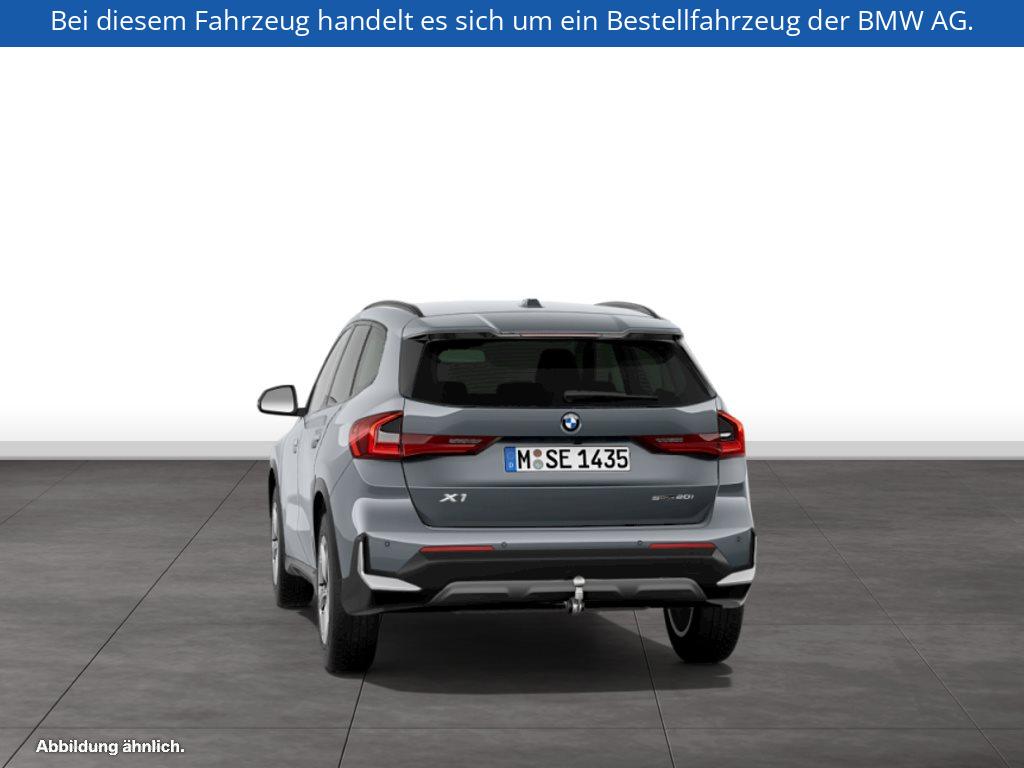 Fahrzeugabbildung BMW X1 sDrive20i