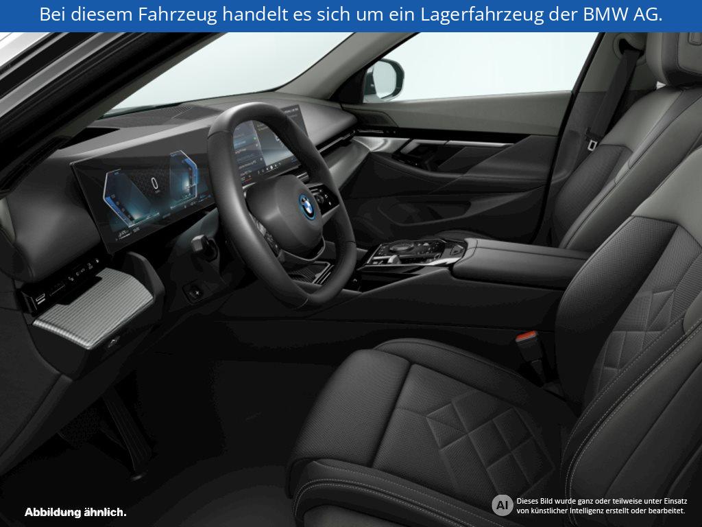 Fahrzeugabbildung BMW 550e xDrive Limousine