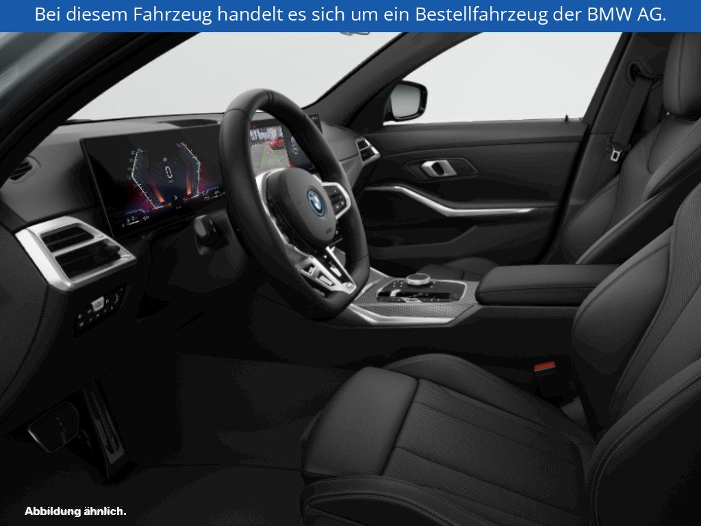 Fahrzeugabbildung BMW 330e Limousine
