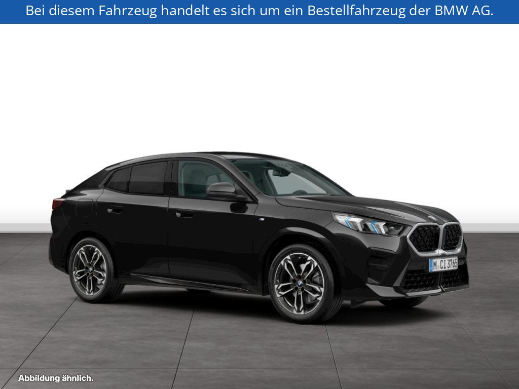 Fahrzeugabbildung BMW X2 sDrive20i