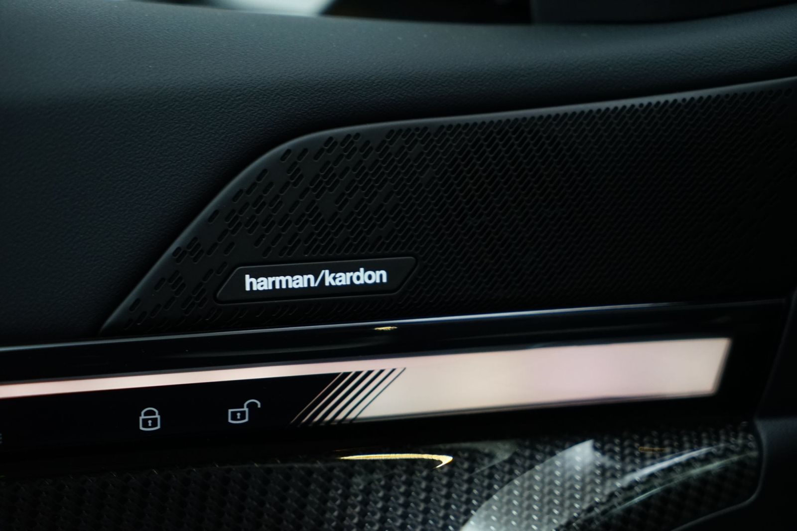 Fahrzeugabbildung BMW i5 xDrive40 Limousine [M Sport, HUD, ACC, GSD]