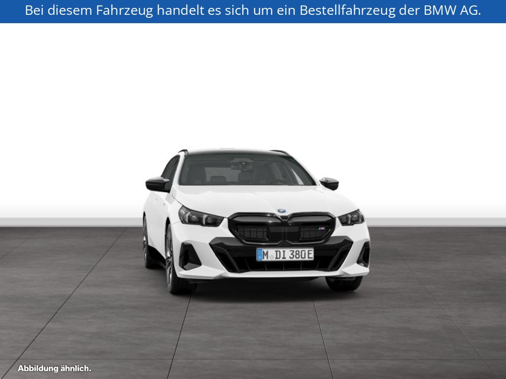 Fahrzeugabbildung BMW i5 M60 xDrive Touring