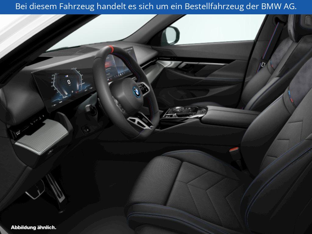 Fahrzeugabbildung BMW i5 M60 xDrive Touring