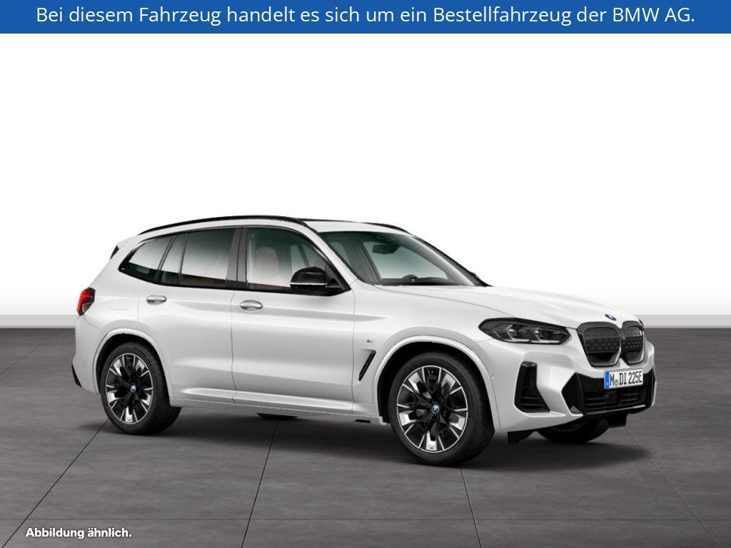 Fahrzeugabbildung BMW iX3 M Sport