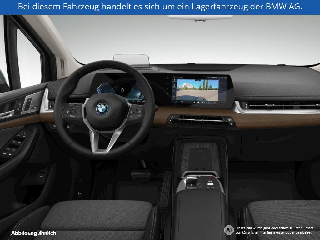 Fahrzeugabbildung BMW 230e xDrive Active Tourer