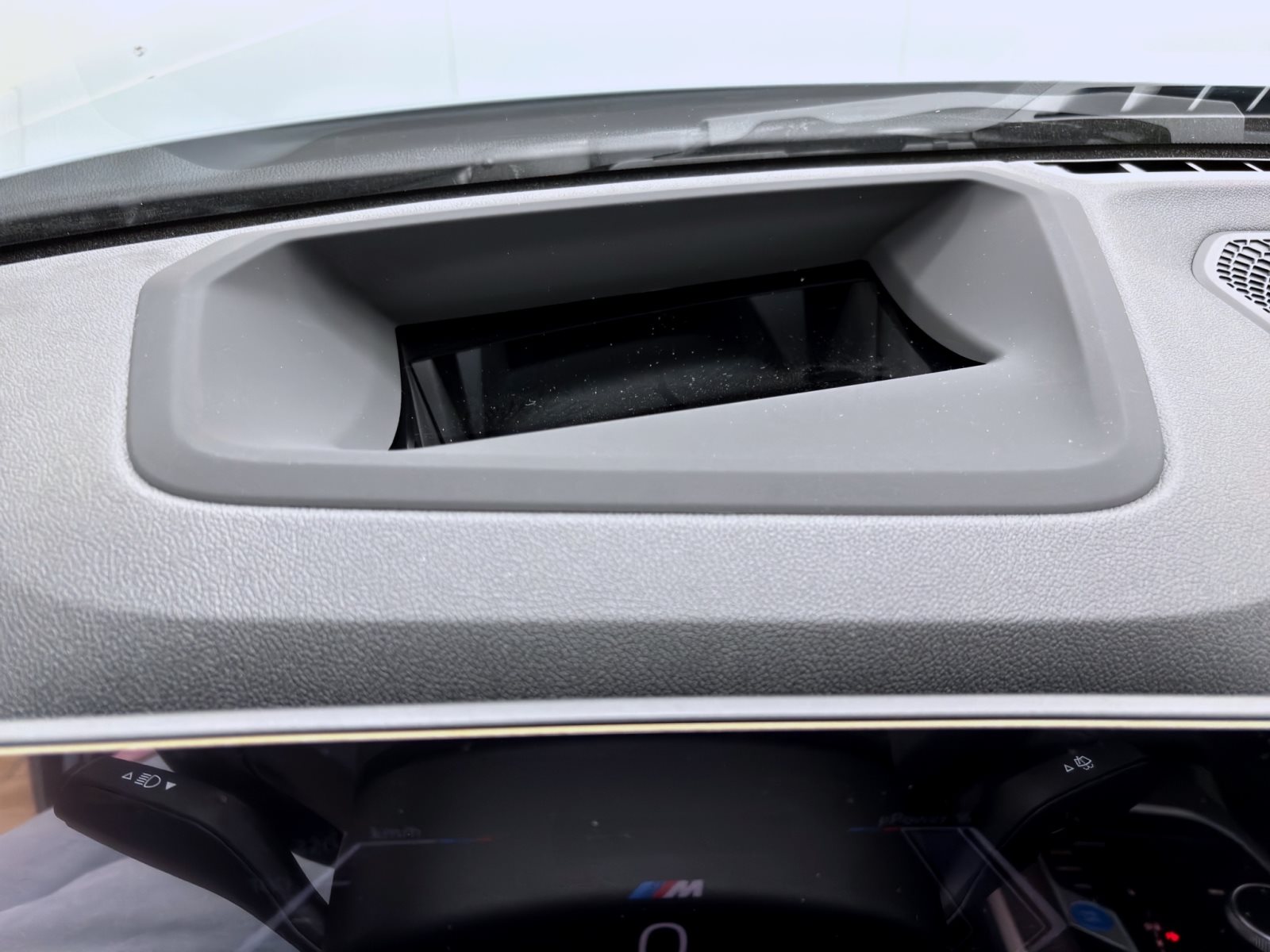 Fahrzeugabbildung BMW i4 eDrive40 [M Sport, HUD, AHK, ACC, RFK, 19 LMR]