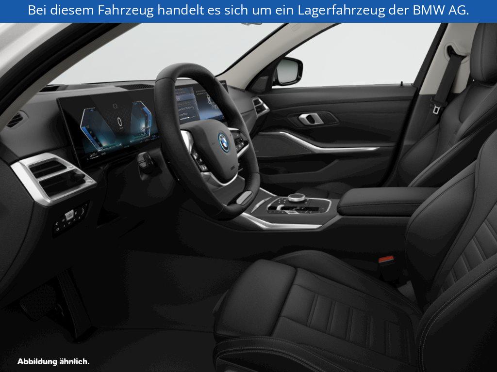 Fahrzeugabbildung BMW 330e Touring