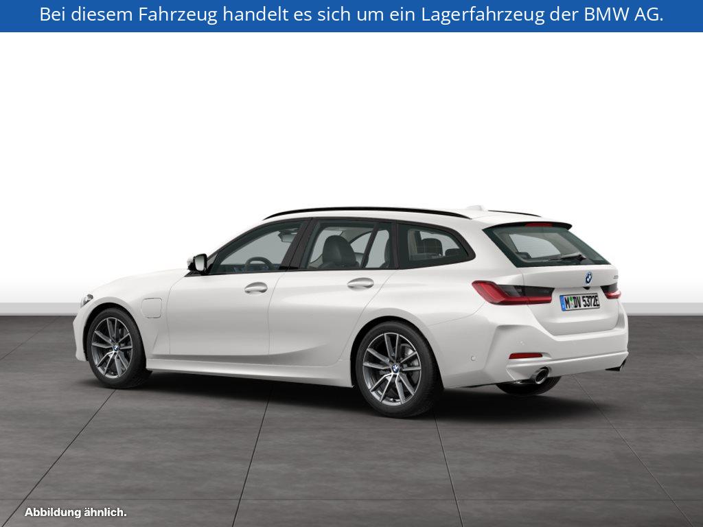 Fahrzeugabbildung BMW 330e Touring