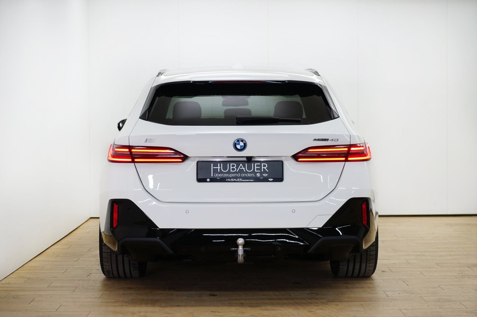 Fahrzeugabbildung BMW i5 eDrive40 Touring [M Sport, HUD, AHK, ACC, GSD]