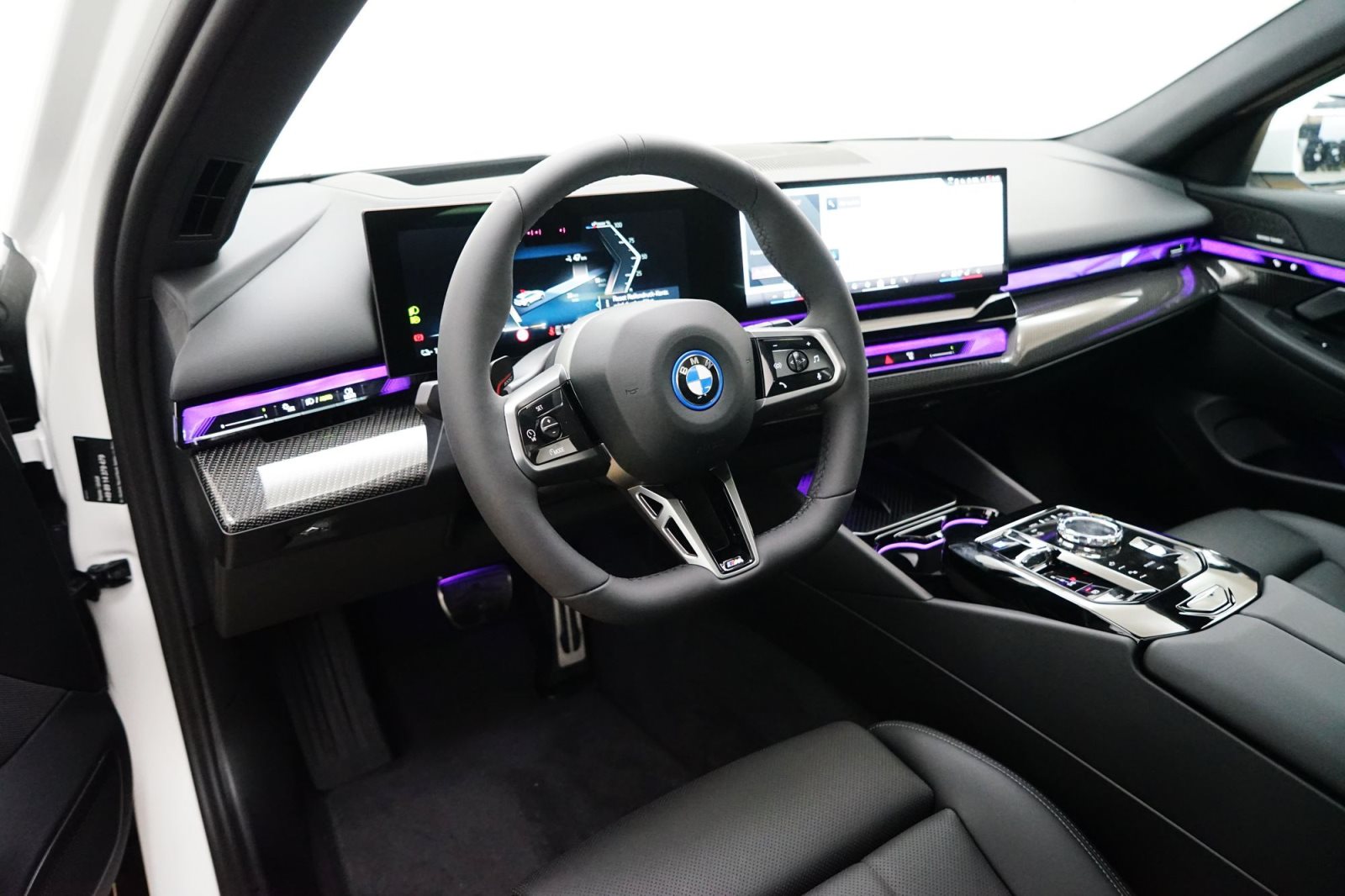 Fahrzeugabbildung BMW i5 eDrive40 Touring [M Sport, HUD, AHK, ACC, GSD]
