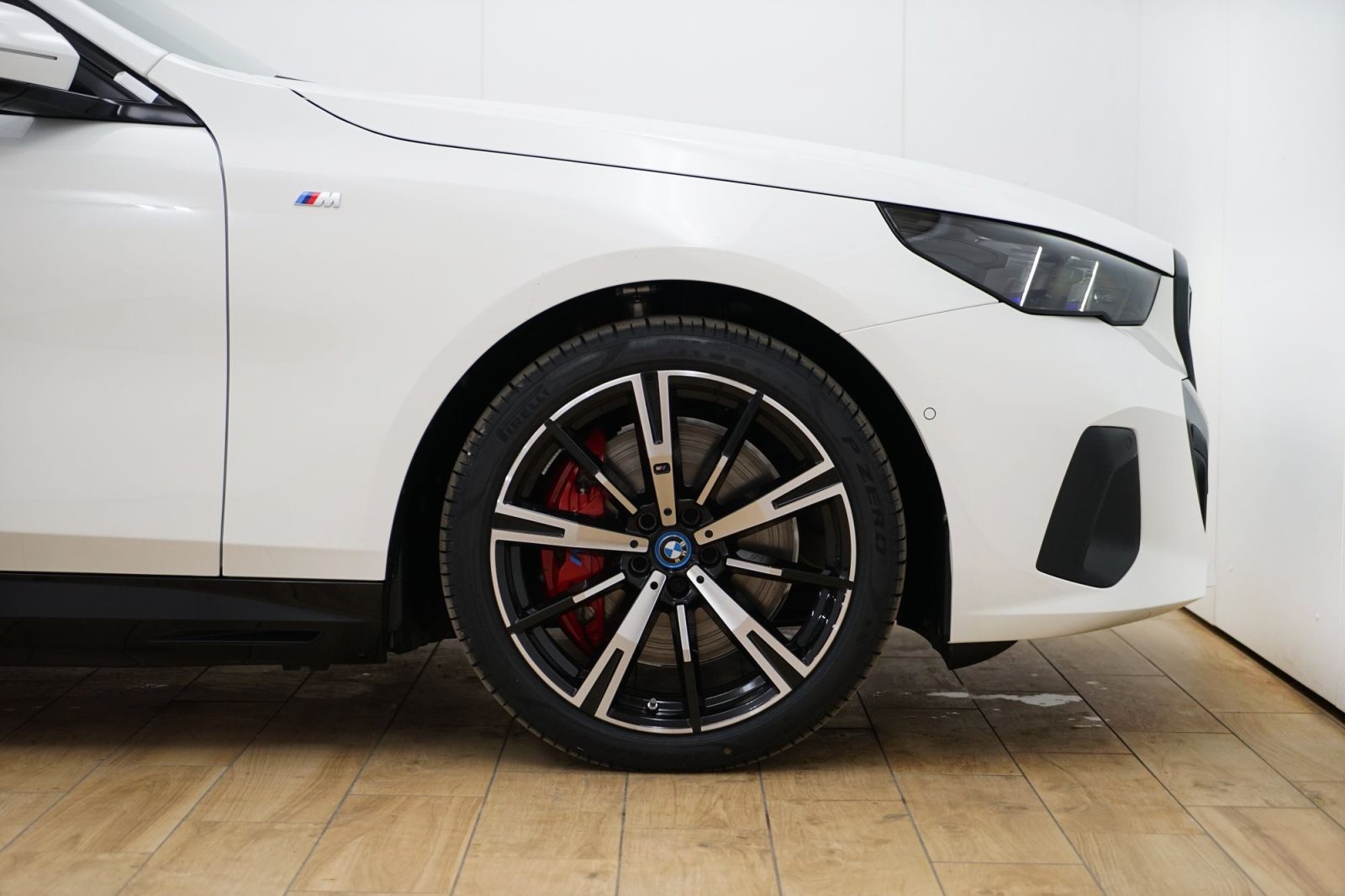 Fahrzeugabbildung BMW i5 eDrive40 Touring [M Sport, HUD, AHK, ACC, GSD]