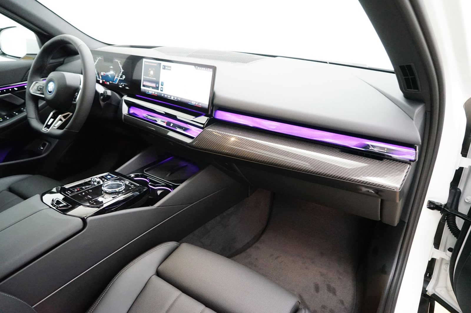 Fahrzeugabbildung BMW i5 eDrive40 Touring [M Sport, HUD, AHK, ACC, GSD]