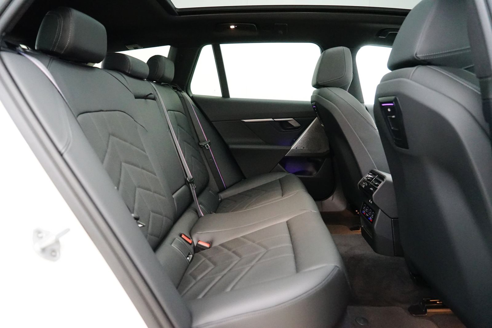 Fahrzeugabbildung BMW i5 eDrive40 Touring [M Sport, HUD, AHK, ACC, GSD]