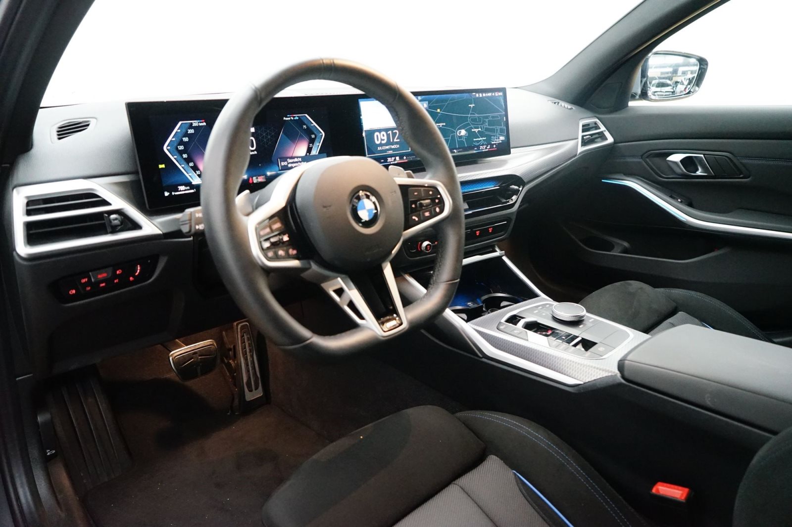 Fahrzeugabbildung BMW 320d Touring [M Sport, LC+, ACC, RFK, AHK, HiFi]