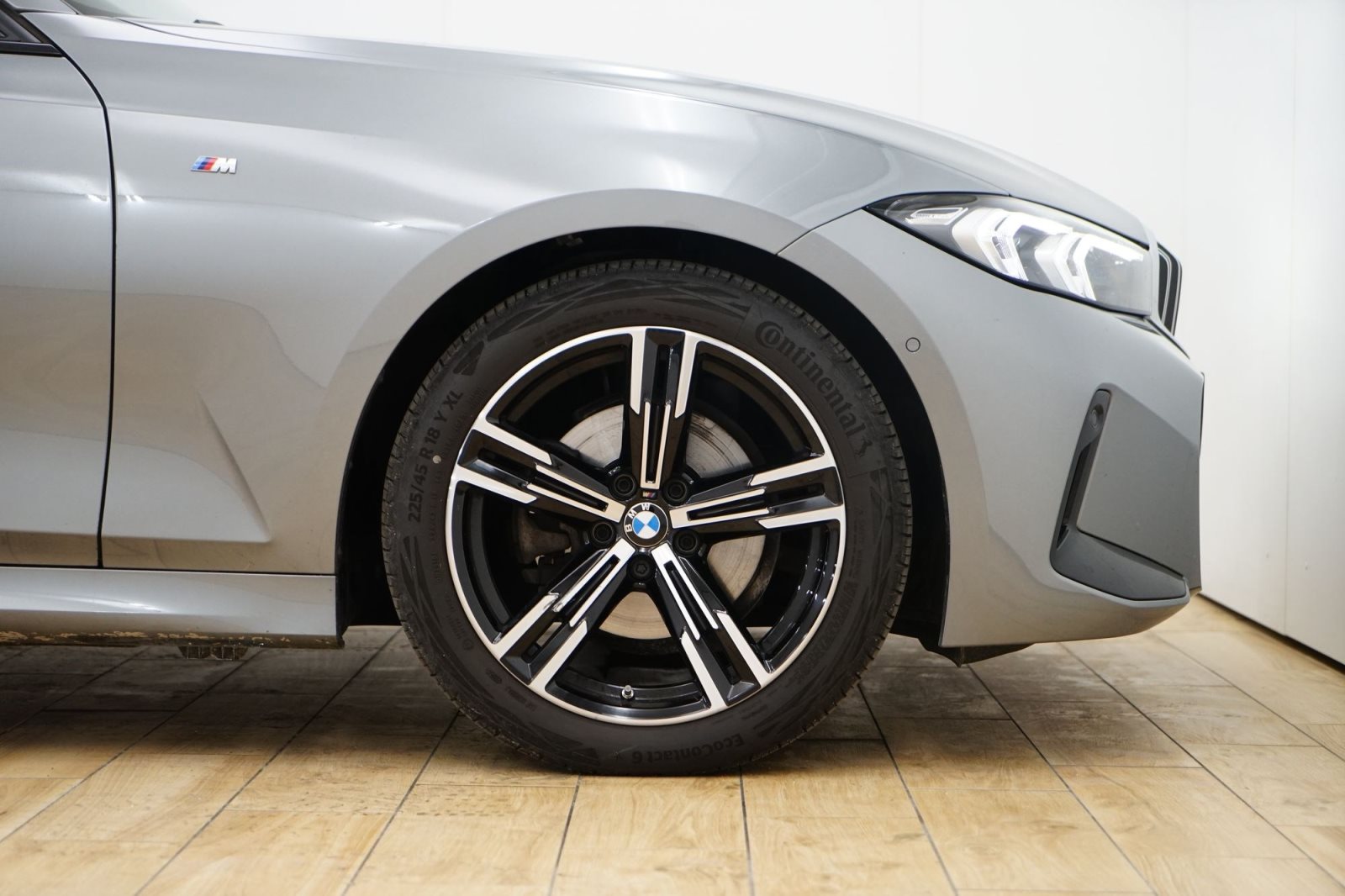 Fahrzeugabbildung BMW 320d Touring [M Sport, LC+, ACC, RFK, AHK, HiFi]