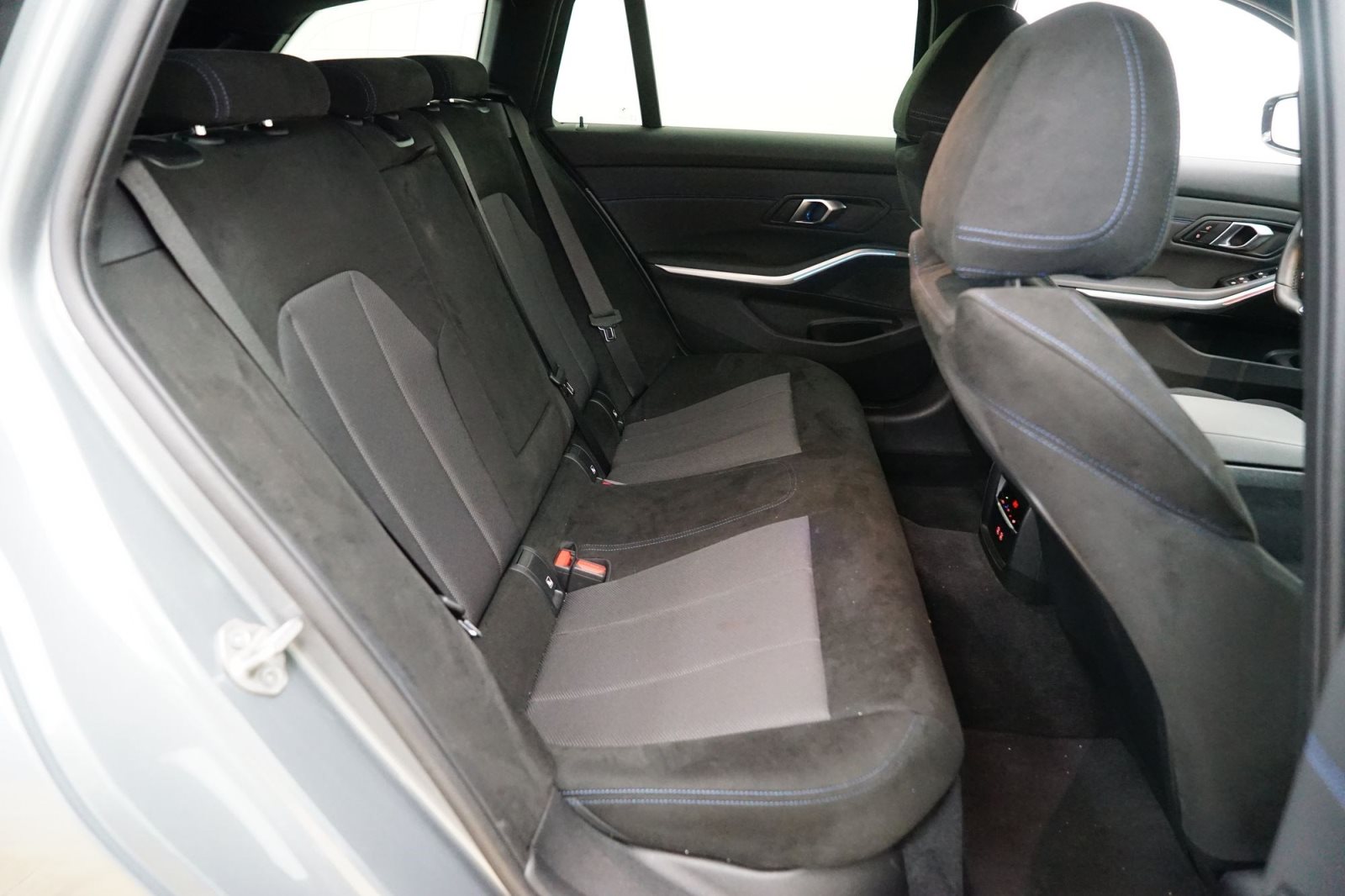 Fahrzeugabbildung BMW 320d Touring [M Sport, LC+, ACC, RFK, AHK, HiFi]