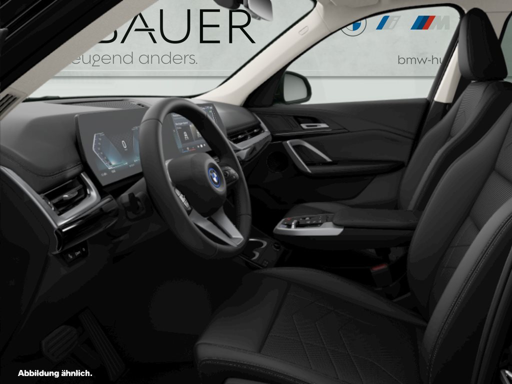 Fahrzeugabbildung BMW iX1 eDrive20 [xLine, AHK, ACC, RFK, 19 LMR, LED, SHZ]