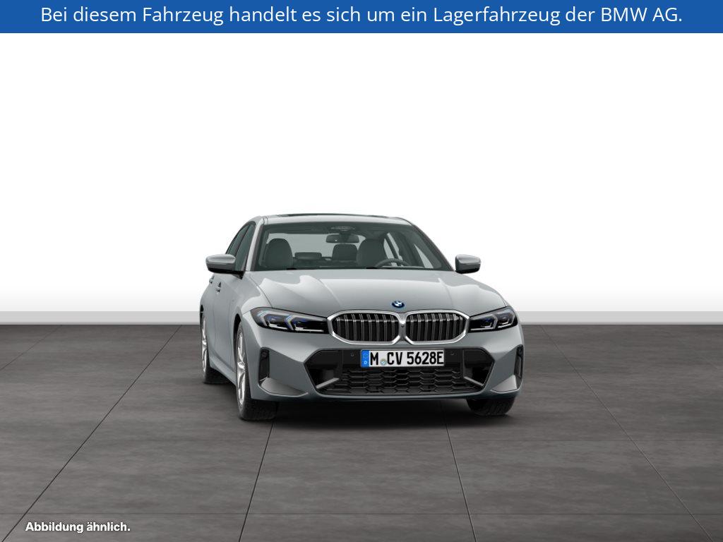 Fahrzeugabbildung BMW 330e Limousine