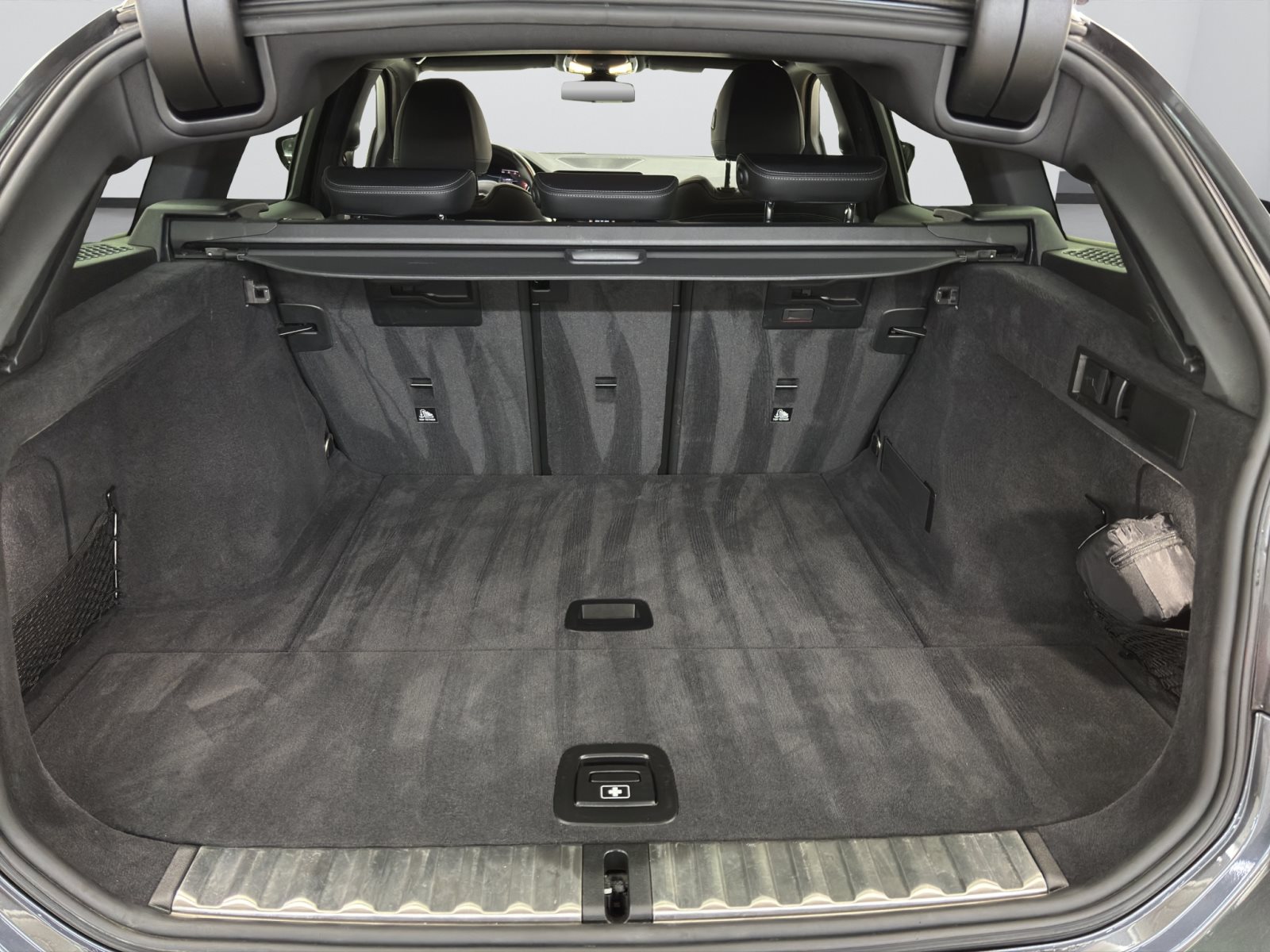 Fahrzeugabbildung BMW 320d xDrive Touring [Sport Line, LC Prof., ACC]