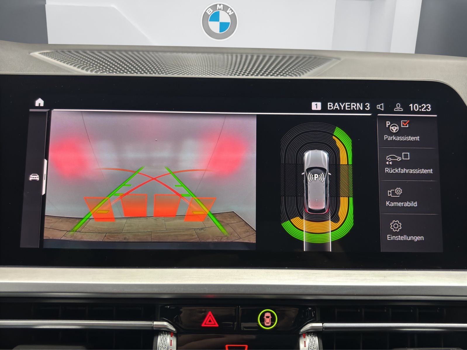 Fahrzeugabbildung BMW 320d xDrive Touring [Sport Line, LC Prof., ACC]