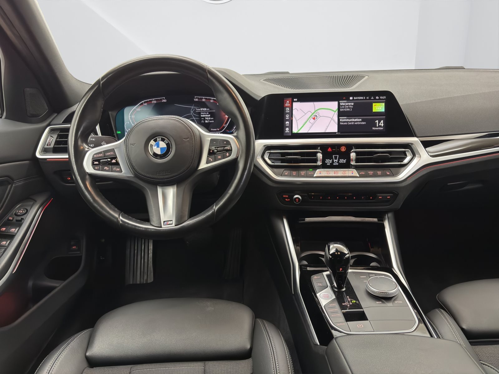 Fahrzeugabbildung BMW 320d xDrive Touring [Sport Line, LC Prof., ACC]