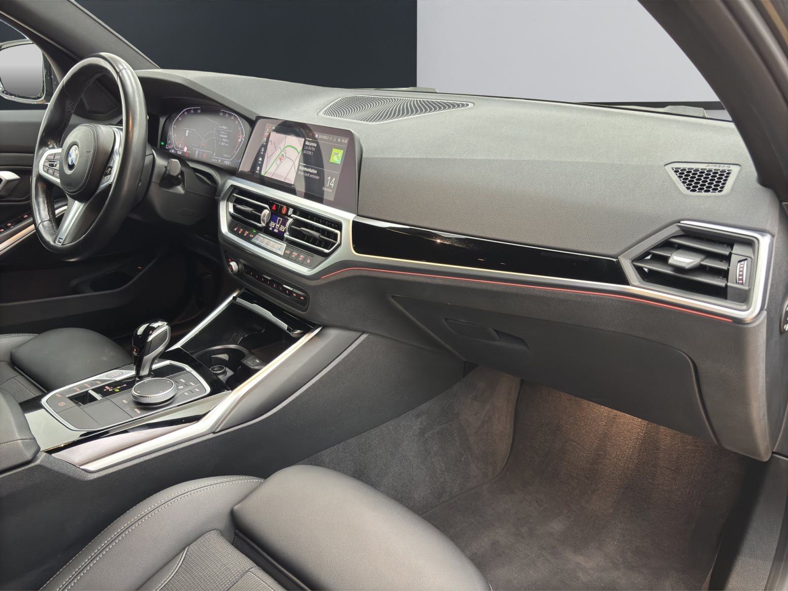 Fahrzeugabbildung BMW 320d xDrive Touring [Sport Line, LC Prof., ACC]