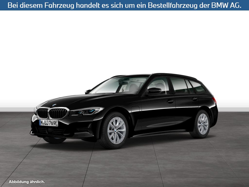 BMW 330e xDrive Touring