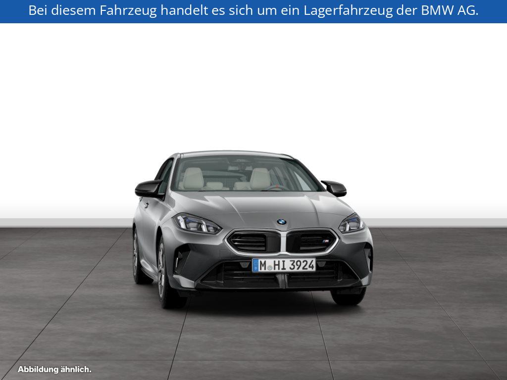 Fahrzeugabbildung BMW M135 xDrive