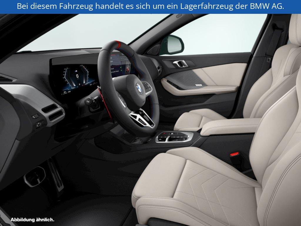 Fahrzeugabbildung BMW M135 xDrive