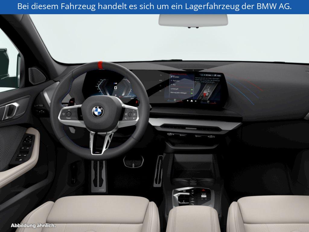 Fahrzeugabbildung BMW M135 xDrive