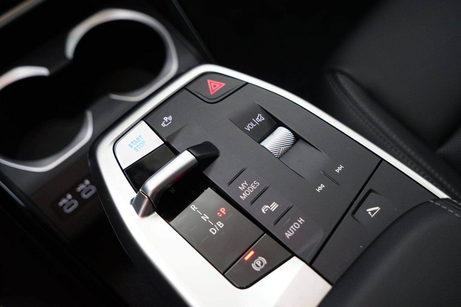 Fahrzeugabbildung BMW iX1 xDrive30 [xLine, RFK, SHZ, Anhängerkupplung]
