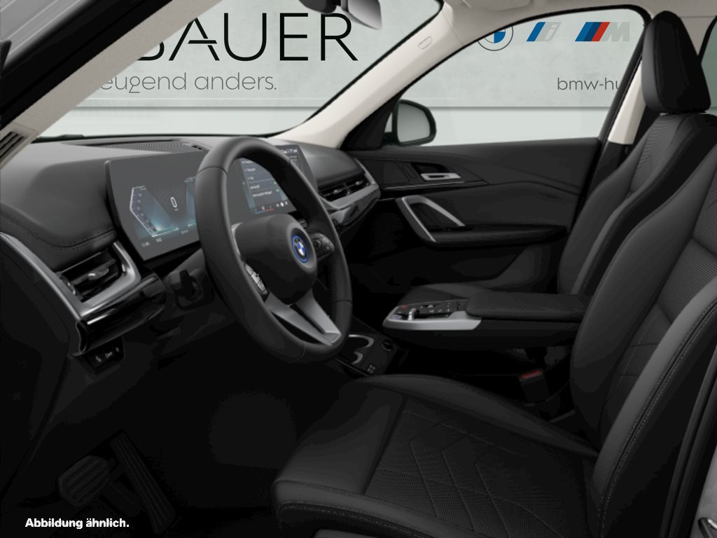 Fahrzeugabbildung BMW iX1 xDrive30 [xLine, RFK, SHZ, Anhängerkupplung]
