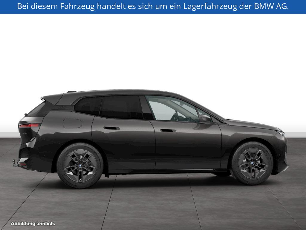 Fahrzeugabbildung BMW iX xDrive60