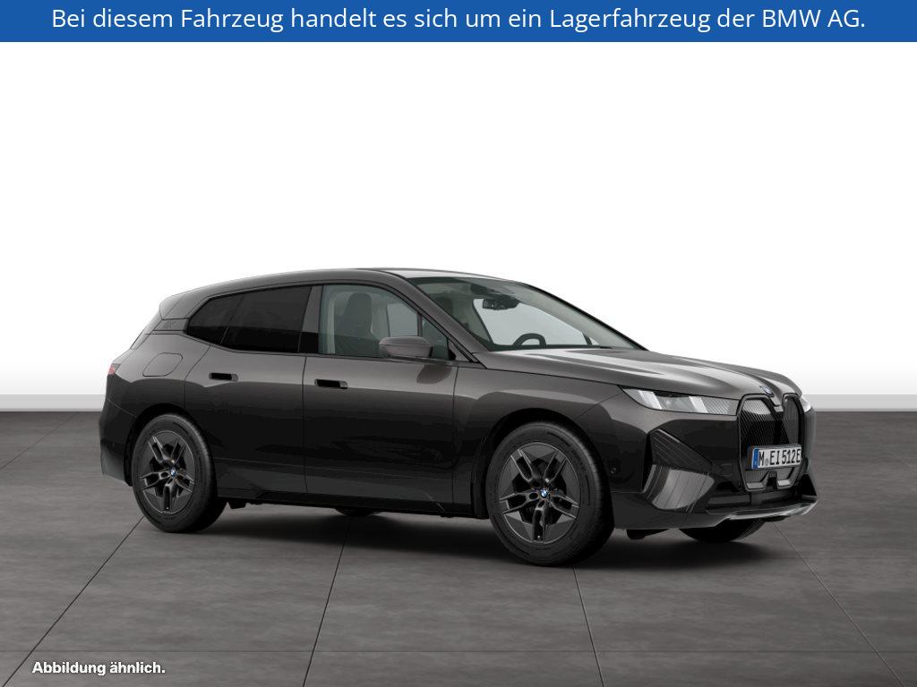 Fahrzeugabbildung BMW iX xDrive60