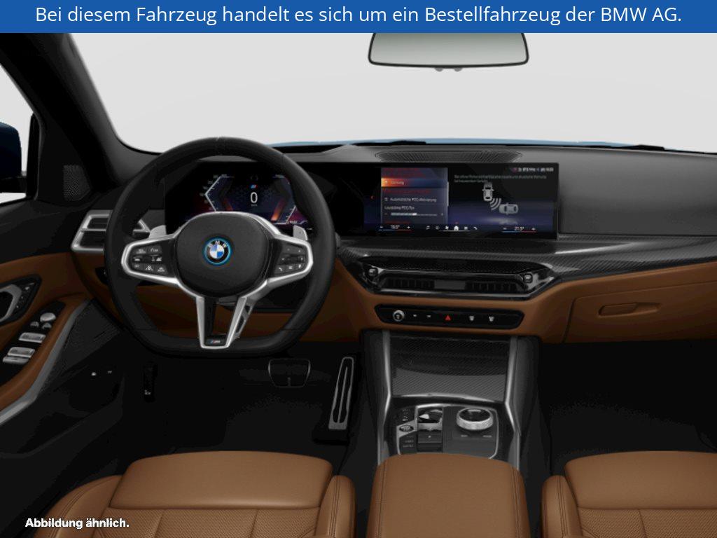 Fahrzeugabbildung BMW 330e Touring