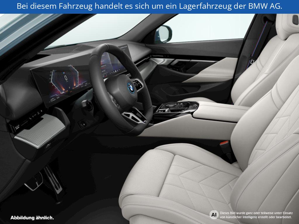 Fahrzeugabbildung BMW 550e xDrive Touring