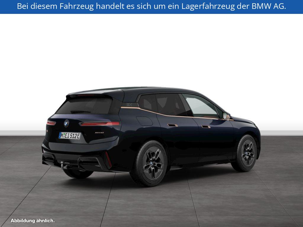 Fahrzeugabbildung BMW iX xDrive60